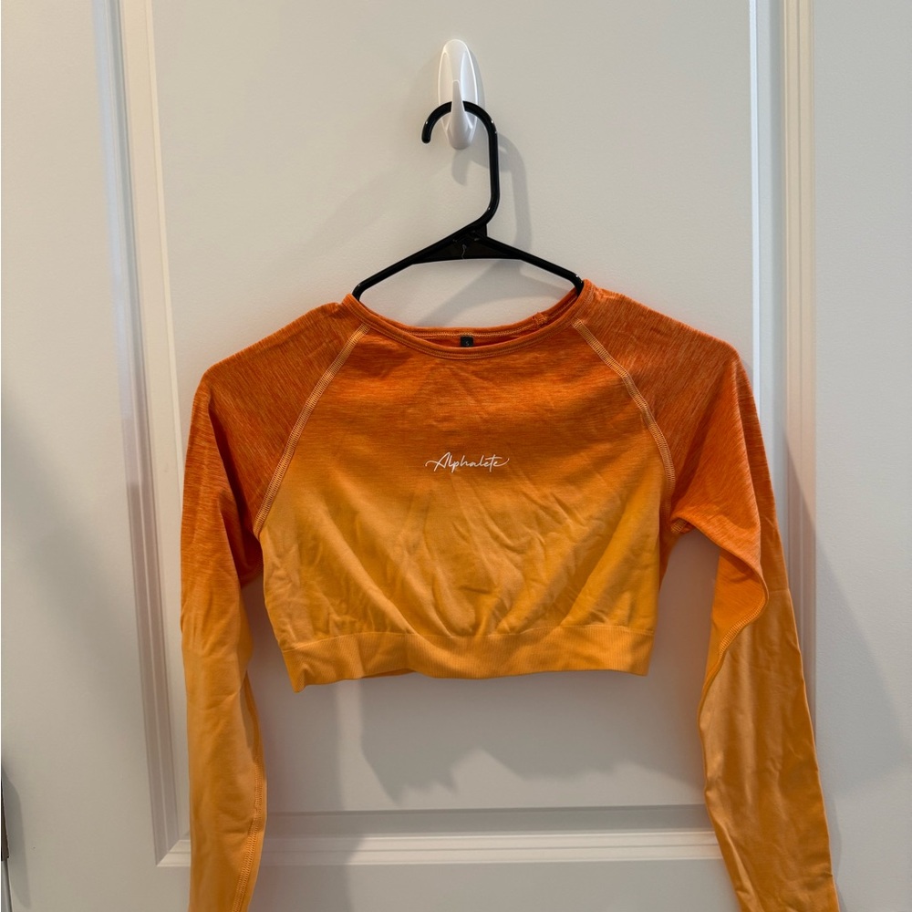Alphalete seamless orange cropped long sleeve